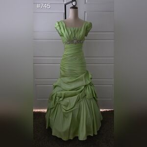 Vintage Mint Green Fit And Flare Prom Dress